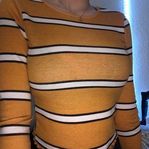 Cropped yellow long sleeve shirt